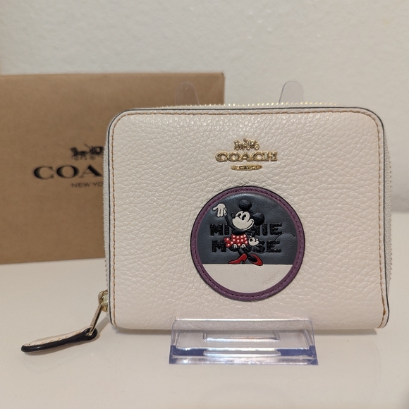 Coach X Disney Minnie Mouse Small Patch Zip-Around Wallet - Picture 2 of 12